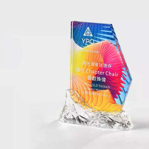 Trofeo <span class=keywords><strong>hexagonal</strong></span> personalizado con impresión UV a color, trofeo de cristal con <span class=keywords><strong>base</strong></span> de iceberg. - Product Image 5