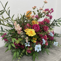 Arrangement floral de sol en rose rouge artificielle personnalisée, boule de fleurs, centre de table de fête de mariage avec chemin de fleurs rouges