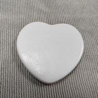 Miroir compact en forme de cœur en cuir PU, mini miroir de poche pour le maquillage, étiquette privée, miroir cosmétique en métal, vente en gros