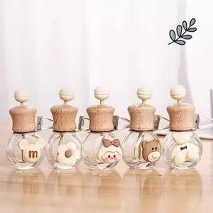 New Materials 5 ml 8 ml Glass Cute Popular Car Hanging Aroma Diffuser Bottle with Lids
