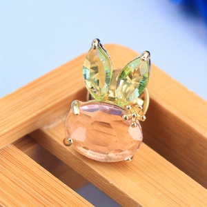 Broche de conejo animalito adorable para mujer, accesorio de ropa y abrigo, regalo - Product Image 1