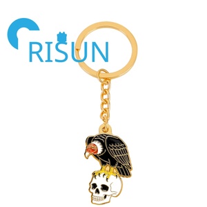 Porte-clés en émail personnalisé avec motifs d'oiseaux : Raptor, Condor Andin, Vultur barbu, Aigle, Dinde, et motifs de bijoux estampés - Product Image 3