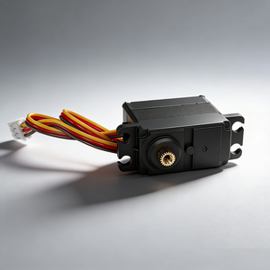 Servomotor digital de microengranajes metálicos de 27 g con alto torque para coches RC, robots, modelos de aeronaves y drones FPV - Product Image 1