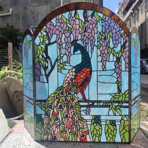 Écran de cheminée en verre massif 44''x32'' avec motif paon, en verre teinté soudé à la feraille pour la décoration intérieure - Product Image 3