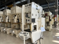 Presse de boîte de jonction électrique double de qualité supérieure en métal