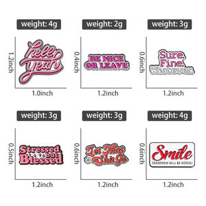 Spilla Smaltata con Citazione Positiva 'Sure Fine Whatever', Distintivo 'Stressed but Blessed', Gioiello Regalo all'Ingrosso - Product Image 6