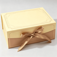 Kotak Hadiah Natal Kemasan Kertas Daur Ulang dengan Pita Logo Kustom Kotak Persegi Magnetik Embossing Menggunakan Bahan Daur Ulang