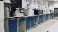 Bancs de laboratoire d'île de Tableau électrique d'ordinateur de laboratoire en forme de L avec le plan de travail de résine époxyde