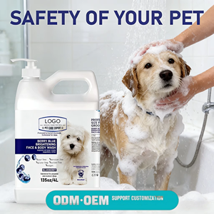 Shampoing Éclaircissant Ultra Hydratant Berry Blue pour Animaux – Améliore le Pelage, Élimine les Taches de Larmes et les Odeurs – Toilettage Canin - Product Image 1