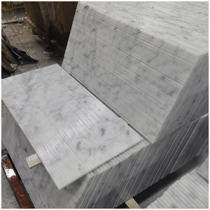 แผ่นหินอ่อนสีขาวเบียงโกคาร์ราขนาด 24''x12'' แบบมีร่อง กันน้ำ สำหรับผนังหรือกระเบื้องปูพื้น เหมาะสำหรับห้องครัวและโครงการบ้านพักตากอากาศหรูหรา - Product Image 1