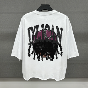 เสื้อยืดดีไซเนอร์แนวสตรีทสำหรับฤดูร้อนเสื้อยืดลายกราฟิกโอเวอร์ไซส์โชว์ไหล่เสื้อยืดโลโก้ออกแบบได้ตามต้องการเสื้อยืดบ็อกซี่รุ่นเฮฟวีเวตสำหรับผู้ชาย - Product Image 2