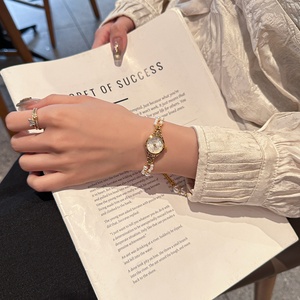 New Style <b>Pearl</b> Women's <b>Watch</b> with Chain, Light Luxury, Elegant, Gentle and Exquisite Bracelet <b>Watch</b> - Product Image 5