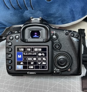 Appareil photo numérique reflex numérique professionnel <span class=keywords><strong>Canon</strong></span> 7D de milieu de <span class=keywords><strong>gamme</strong></span> à petit prix, format APS-C - Product Image 1