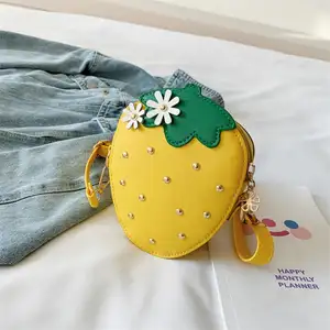 Adorable PU strawberry Shape Bag For Kids Wholesale Custom Cute Soft Toy Baby Red strawberry Shoulder handbag