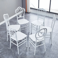Mobilier Empilable Cuisine en Plastique PP Blanc Nordique Salon Hôtel Mariage Chaises Chiavari pour Mariage