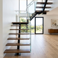 Escalier droit moderne en verre avec marches en bois à poutre simple de haute qualité en forme de U à vendre