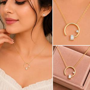 Collier fin en or rose 22 carats avec pendentif cercle ouvert serti de diamants taille émeraude, bijoux fins géométriques minimalistes - Product Image 5