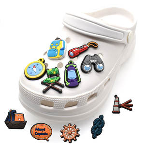 Nouveau stock d'usine vente en gros de caoutchouc <span class=keywords><strong>Camping</strong></span> en plein air thème d'aventure breloques de créateur breloques en PVC décorations de chaussures breloques de chaussures - Product Image 3