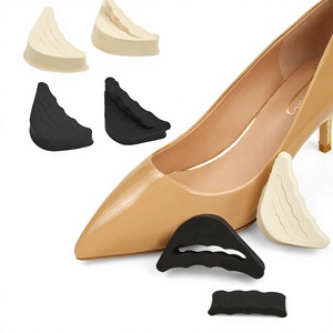 Cuscinetto Antidolorifico Super Morbido Antiscivolo per Punta di Scarpe con Tacco Alto, Imbottitura Anteriore per Adattare Scarpe Grandi a Misura Piccola - Product Image 1