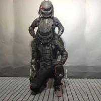 Costume LED Predator Lumineux et Coloré, Taille Unique, Tenue de Performance pour Défilés de Centres Commerciaux, Carnavals, Fêtes Thème Science-Fiction, Mascotte