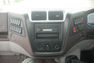 Vente directe usine Nouveau camion léger Dongfeng Chenglong M3 Yuchai Diesel 200ch Euro 5 personnalisable 4x2 pour le <span class=keywords><strong>transport</strong></span> - Product Image 5