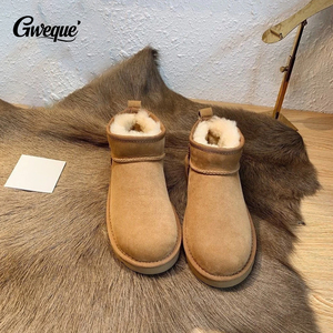 מגפי שלג קלאסיים לנשים עם לוגו OEM בהתאמה אישית, מגפי חורף חמים מבד כותנה, עור טבעי, סוליה עבה נגד החלקה, מגפי קרסול - Product Image 2