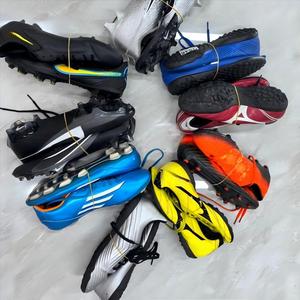 Vente en Gros <span class=keywords><strong>Chaussures</strong></span> <span class=keywords><strong>de</strong></span> Football <span class=keywords><strong>Homme</strong></span> <span class=keywords><strong>de</strong></span> Marque d'Occasion, Stock <span class=keywords><strong>de</strong></span> <span class=keywords><strong>Chaussures</strong></span> Usagées en Balles - Product Image 4