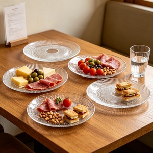 Assiette en verre transparent gaufré à motif quadrillé, assiette de présentation ronde décorative, assiette de décoration de table pour mariage et usage domestique - Product Image 3
