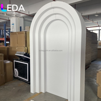 Arche de mariage en acrylique LEDA Hot White Step Arch pour événements et fêtes, avec bande lumineuse LED