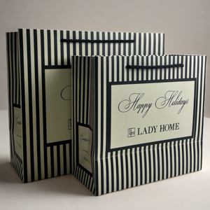 Sacs cadeaux en papier brun personnalisés pour Noël, sacs de boutique, sacs de shopping avec poignée en corde noire, sac en papier de luxe avec impression de logo - Product Image 1