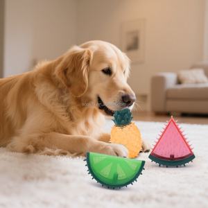 Jouet à mâcher pour chien durable en TPR personnalisé, en forme d'os, motif de fruits, interactif, congelable, vente en gros, marque SORADD - Product Image 1