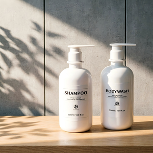 Flacone per Shampoo in PET Biodegradabile Bianco da 500ml con Pompa per Siero, Lozione e Sapone Liquido per la Cura della Pelle - Product Image 3