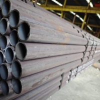 Tuyau en acier au carbone noir sans soudure de haute qualité DN15/DN20/DN80/DN100 |   Q235/Q345 Laminé à chaud, longueurs de 6m/12m, pour l'industrie pétrolière/gazière, SABS