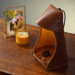 Cubierta de lámpara de escritorio de mesa desmontable Valet Jewelry Key Tray Key Coin Change Case Cesta de almacenamiento de cuero - Product Image 3