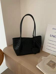 Korean Minimalist Woven Bag Soft Leather Underarm Tote Bag Luxury Vegetable Basket Shoulder Bag with <b>Mini</b> <b>Pouch</b> - Product Image 1