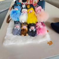 Porte-clés poupée bébé endormi mignonne et écologique en fausse fourrure avec pompon, mini poupée breloque de sac, pendentif bonnet tricoté, cadeau personnalisable en gros