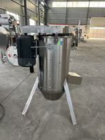 Machine industrielle de dénoyautage et de transformation en pâte pour dattes, amandes, olives, prunes et cerises