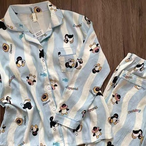 Pigiama Estivo da Donna a Maniche Lunghe con Design Cartoon - Pinguino e Nuvole in Flanella per Casa - Product Image 1