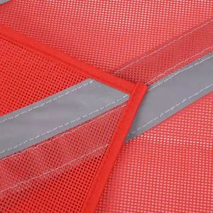Bandera de seguridad reflectante de tamaño personalizado, antiarrugas, impresa en serigrafía, para camiones de construcción y remolques, de malla roja, con ojales - Product Image 4