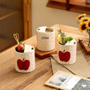 Taza de <span class=keywords><strong>café</strong></span> y té de cerámica de estilo europeo moderno Color bajo vidriado pintado a mano Linda taza de desayuno de mano para parejas - Product Image 1