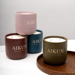 AIKUN Venta al por Mayor de Velas Aromáticas de Cera de Soya 100% Hechas a Mano en Recipientes de Cerámica con Etiqueta Privada Moderna para Decoración del Hogar - Product Image 1