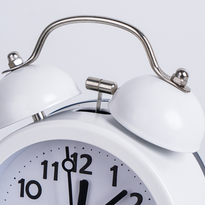 นาฬิกาปลุกตั้งโต๊ะสำหรับตกแต่งห้องนอนสำหรับเด็กนาฬิกาตั้งโต๊ะแบบดิจิตอลทำจากโลหะขนาดกะทัดรัดพร้อมนาฬิกาปลุกสำหรับสำนักงานและห้องนอน - Product Image 3