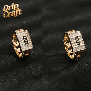 Heiß begehrter Hip-Hop-<span class=keywords><strong>Ring</strong></span> mit Zirkonia-Krallenfassung aus Kupfermaterial, Unisex für Damen und Herren - Product Image 1