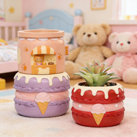 Pots de plantes décoratifs en résine peints à la main, style aventure naturelle moderne, ajoutent une touche ludique à votre maison ou votre bureau