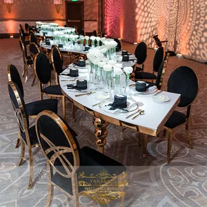 Tavolo da matrimonio per sala banchetti con parte superiore a mezza luna di forma rotonda con gamba dorata