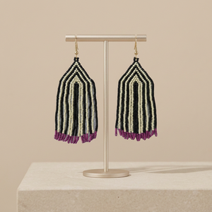 Boucles d'oreilles à franges pour femmes en perles de verre bohèmes Shan India noires, violettes et ivoire, qualité supérieure, vente en gros, tendance - Product Image 1