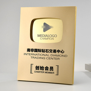 <span class=keywords><strong>Trofei</strong></span> a Scudo in Metallo con Grafica Stampata UV all'Ingrosso - Premio di Riconoscimento d'Eccellenza - Pulsante Play di YT - Product Image 2