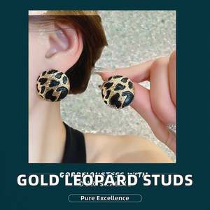 Boucles d'oreilles pendantes vintage dorées motif léopard, modernes, élégantes, tendance, haut de gamme, en alliage, clous géométriques, cristal, strass, argent - Product Image 2