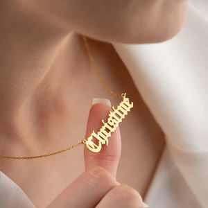 Fabricant <span class=keywords><strong>de</strong></span> bijoux personnalisé personnalisé PVD plaqué or 18 carats collier en acier inoxydable avec nom pour couple filles femmes - Product Image 2