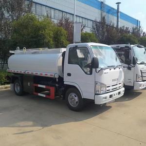 Camión <span class=keywords><strong>Cisterna</strong></span> <span class=keywords><strong>de</strong></span> Combustible Móvil ISUZU <span class=keywords><strong>de</strong></span> 5000L en Oferta - Ideal para Repostaje en Gasolineras y Suministro <span class=keywords><strong>de</strong></span> Flotas Logísticas - Product Image 3